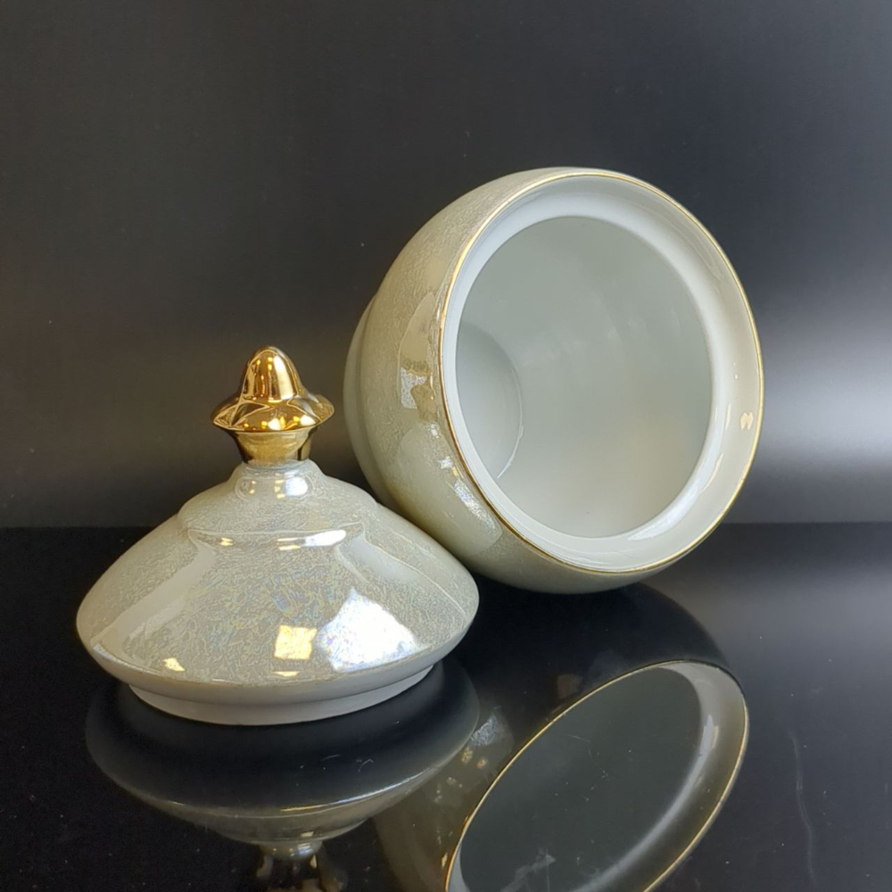 Сахарница фарфоровая, люстр, золочение, Wloclawek porcelana, золочение, винтаж Польша, времён СССР 1967-1973 гг