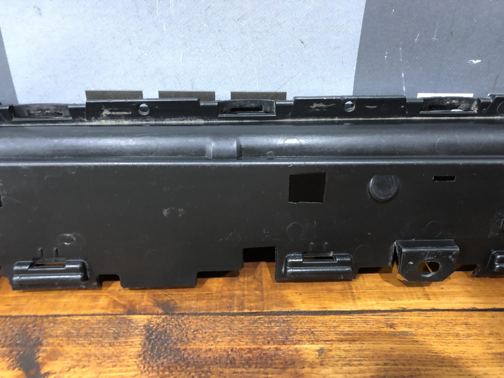 Накладка порога правого Toyota Land Cruiser 200  Б/У Оригинал 5170160120