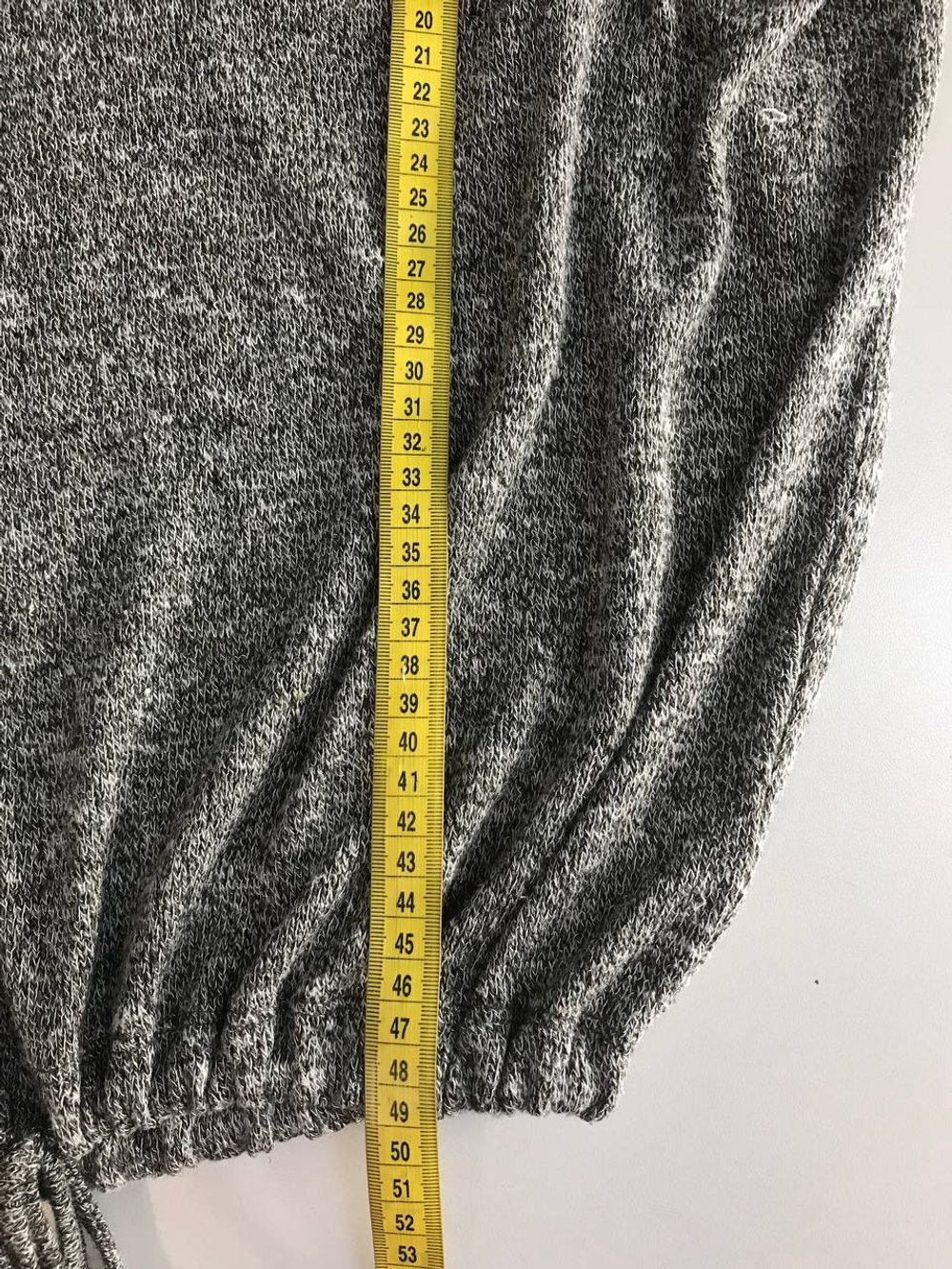 Джемпер Reserved с завязками внизу, маркировка XS, визуально 42 размер