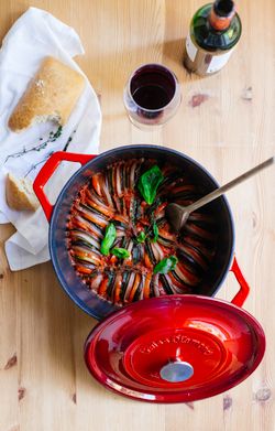 Чугунная кастрюля Swiss Diamond PC 1328CR