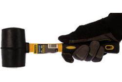 Чёрная резиновая киянка STAYER 450 г 2054-65