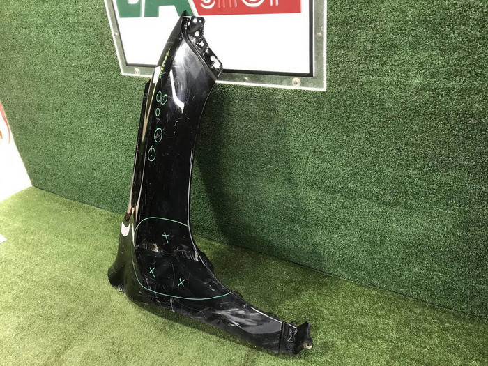 Крыло переднее правое Lexus LX 3 (2015-2023)