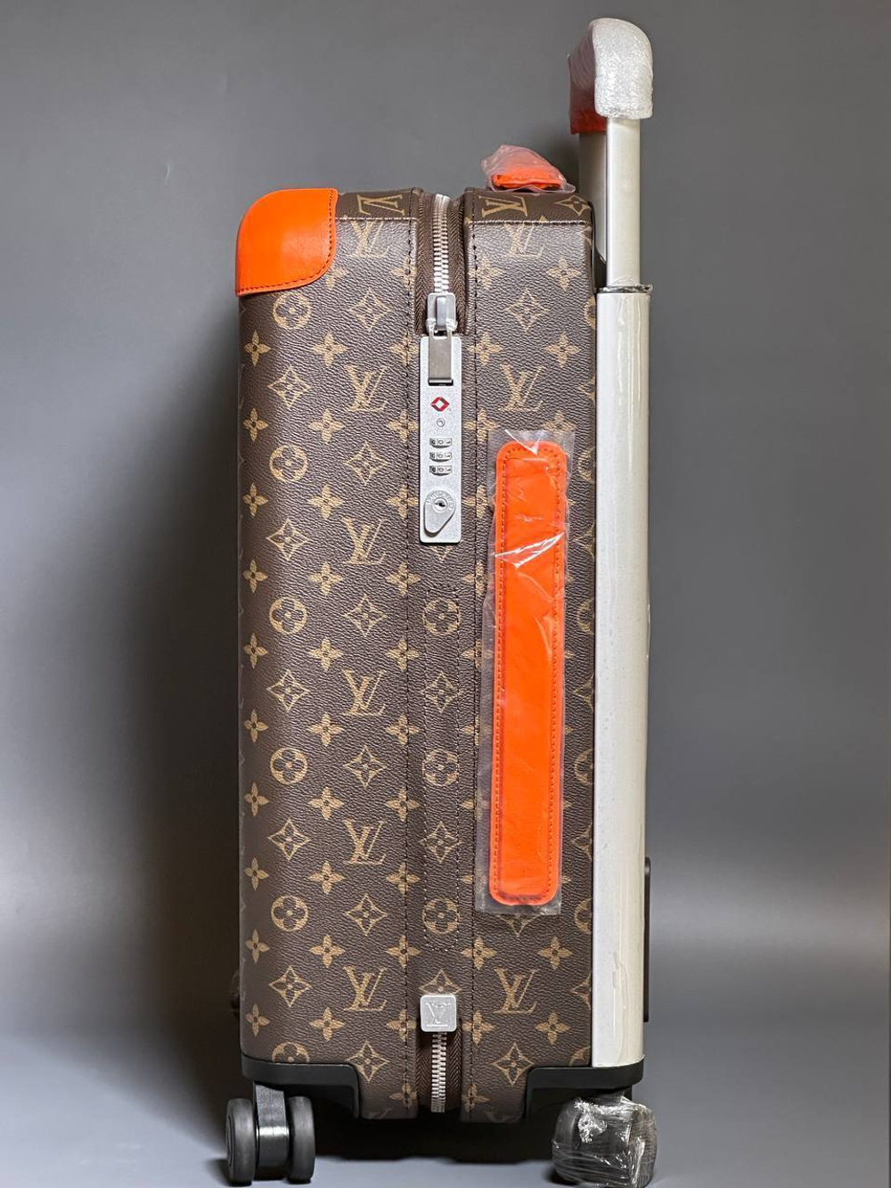 Чемодан Louis Vuitton
