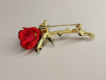 Брошка "Алая роза".