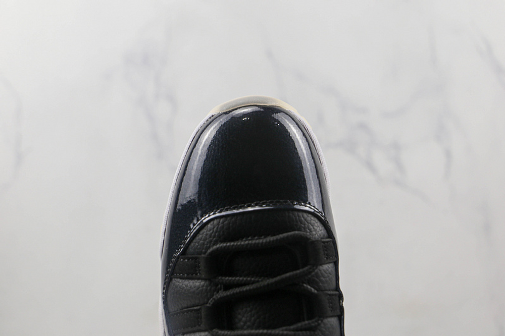 Jordan 11 Retro Low 72-10