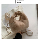 Меховая сумка-хобо