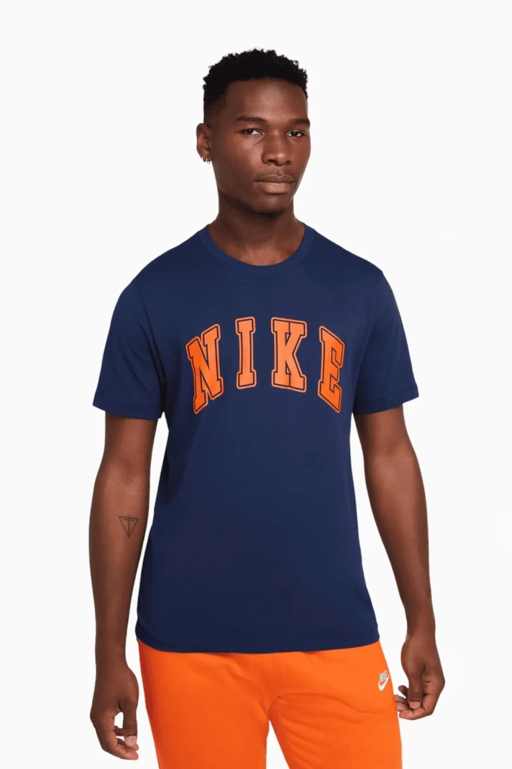 Футболка Nike Sportswear Club - темно-синий