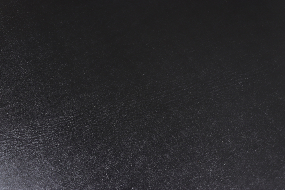 Уценка: 3,6-4,0 полукожа чёрная с лицевым покрытием 159 дм²