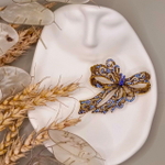 Брошь "элегантный банк со стразами"