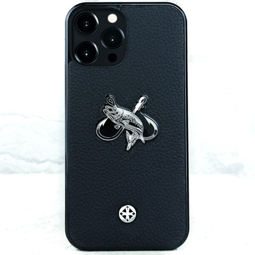 Премиальный чехол iPhone 15 серии рыбалка - Euphoria Fishing Black Leather  - купить эксклюзивный чехол iphone в подарок рыбаку