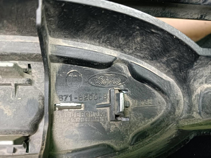 Решетка радиатора Ford Mondeo 4 (2010-2014)