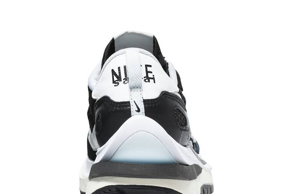 Кроссовки Sacai X Nike Vaporwaffle Black And White