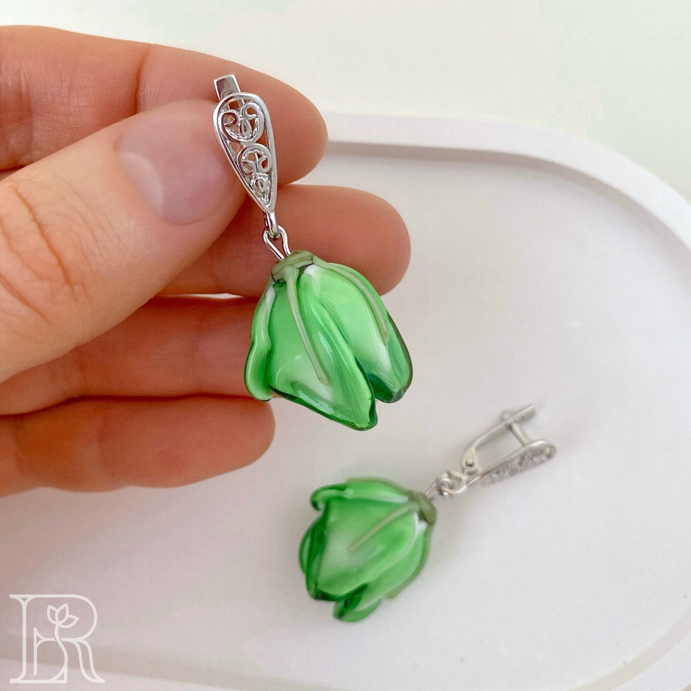 LEFIREL' Серьги серебряные женские "Тирия" с цветами из муранского стекла / ювелирные украшения из родированного серебра 925