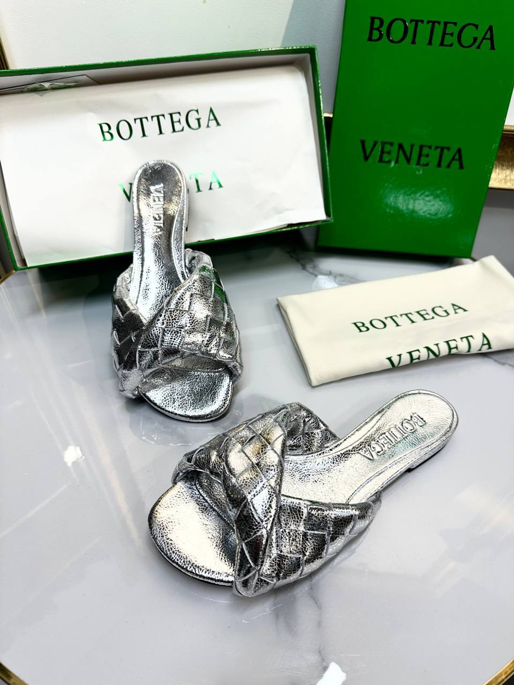 Шлепанцы Bottega Veneta