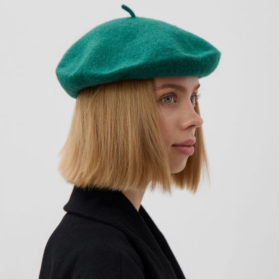 Купить женские и мужские шерстяные береты цвет зелёный недорого
