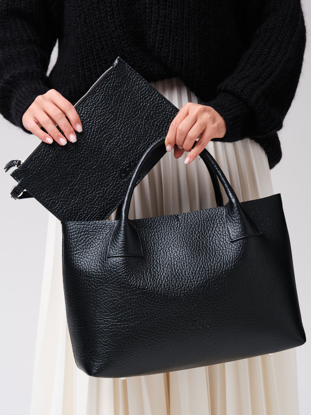 Кожаная сумка Iris DBR 31372 черный соло