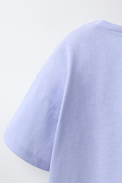 ZARA ФУТБОЛКА С ВОЛНИСТЫМ ПРИНТОМ, ЛАВАНДОВО-СИНИЙ