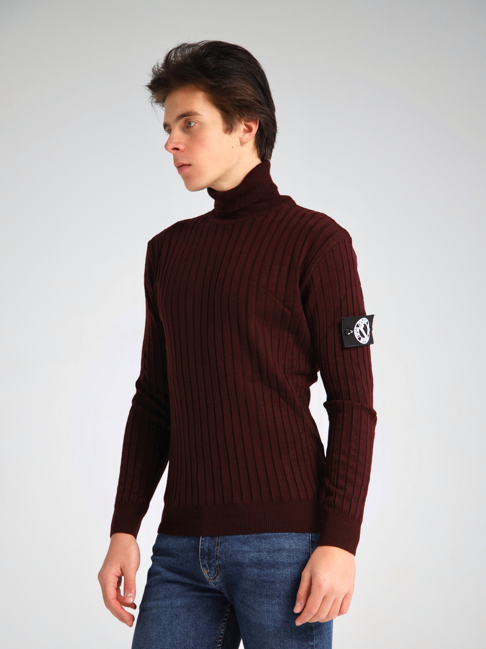 Водолазка с патчем Город Горький бордовая бордо красная