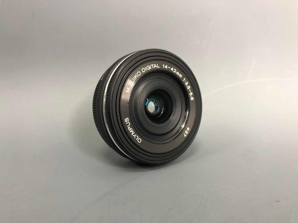 Olympus ED 14-42mm 3.5-5.6 EZ