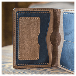 Кожаная обложка на паспорт «Шаманка» (фигура)