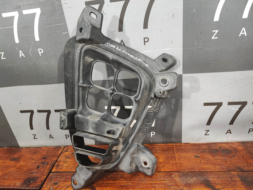 Накладка ПТФ левая Kia Sorento 3 Prime (UM) 17-20 Б/У Оригинал 86525C5520