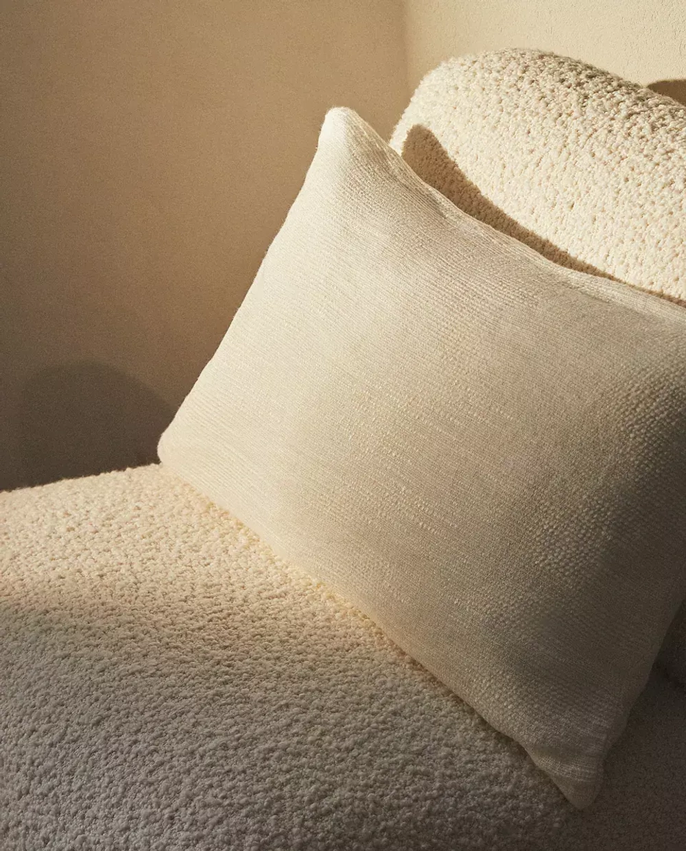 ZARA HOME РЕЛЬЕФНЫЙ ЛЬНЯНОЙ ЧЕХОЛ ДЛЯ ДЕКОРАТИВНОЙ ПОДУШКИ