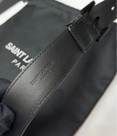 Ремень SAINT LAURENT с пряжкой CASSANDRE из гладкой кожи