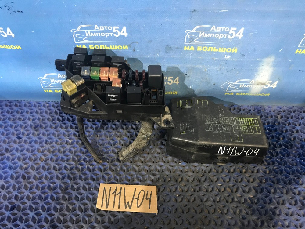 Блок предохранителей подкапотный MITSUBISHI RVR 1996