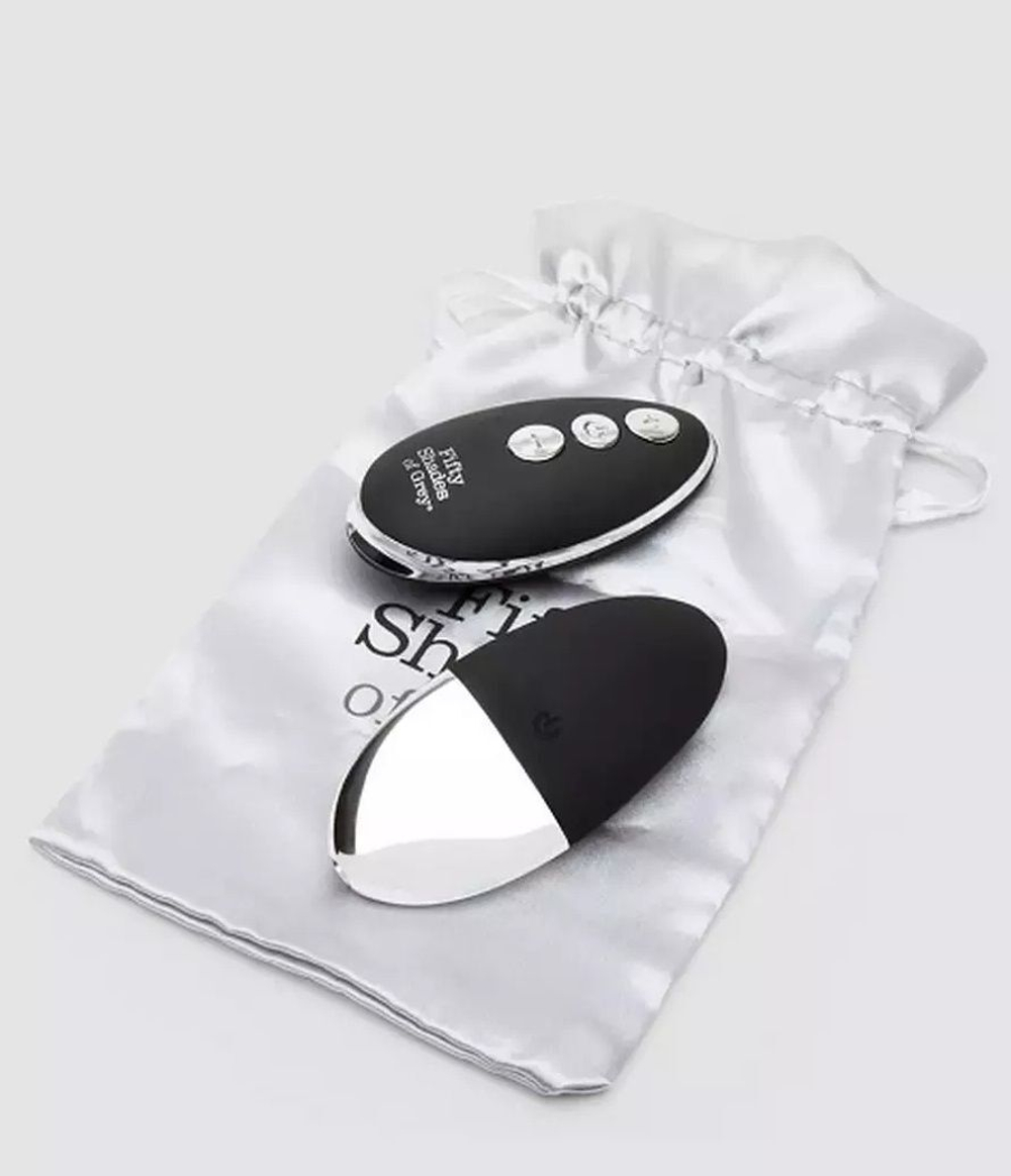 Клиторальный стимулятор с пультом ДУ Relentless Vibrations Remote Knicker Vibrator (Цвет: черный с серебристым)