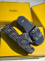 Шлепанцы Fendi