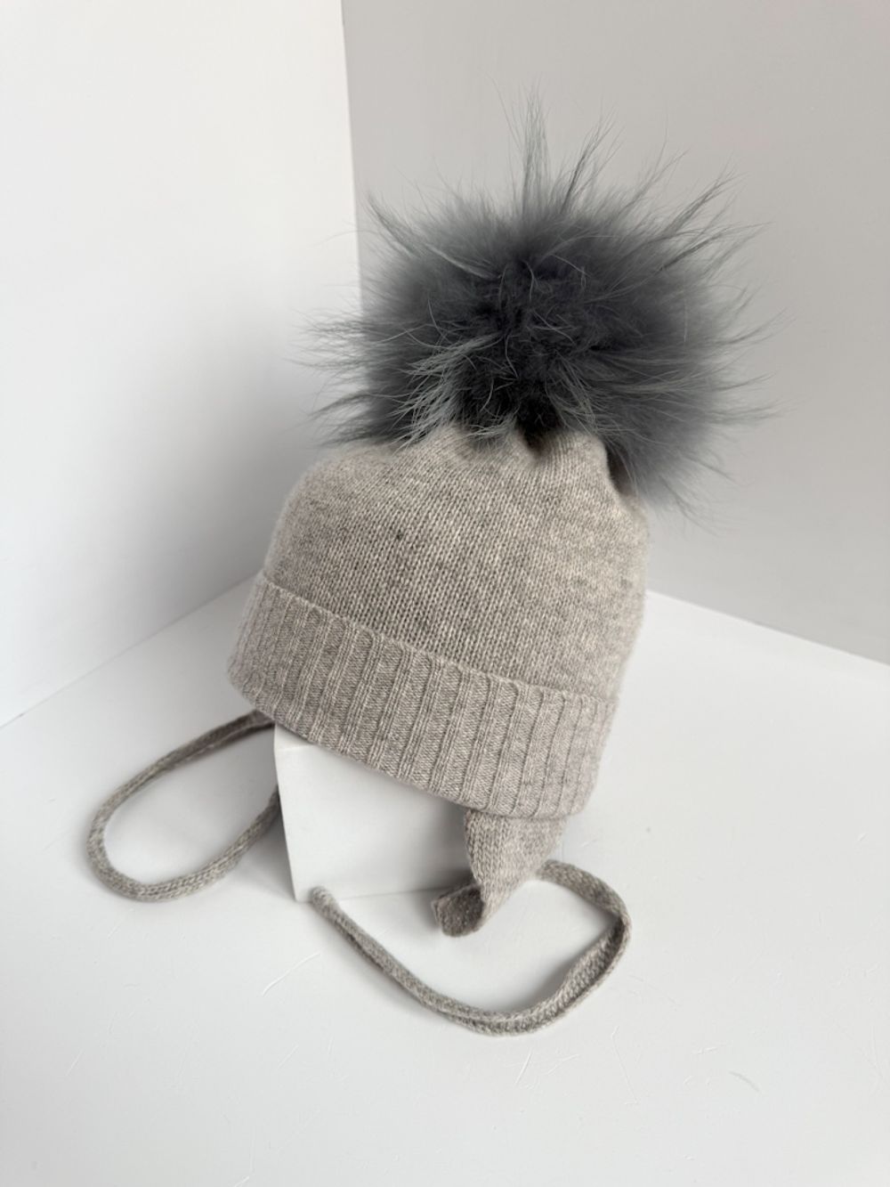 Кашемировая шапка, 74