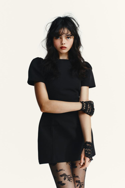 ZARA КОРОТКОЕ ПЛАТЬЕ СО СКЛАДКАМИ И КАРМАНАМИ, ЧЕРНЫЙ