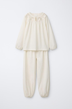 ZARA ПИЖАМА С ВЫШИТЫМИ ЦВЕТАМИ, ЭКРЮ