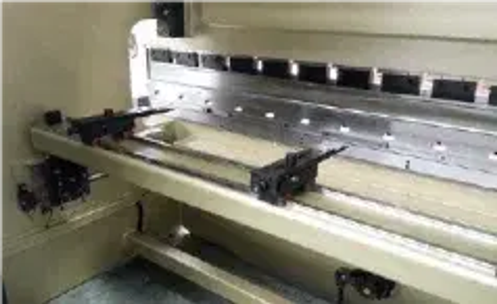 Гидравлический листогибочный пресс с ЧПУ B-Power P 100/2500