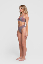 Бесшовный топ на бретелях из итальянской пряжи