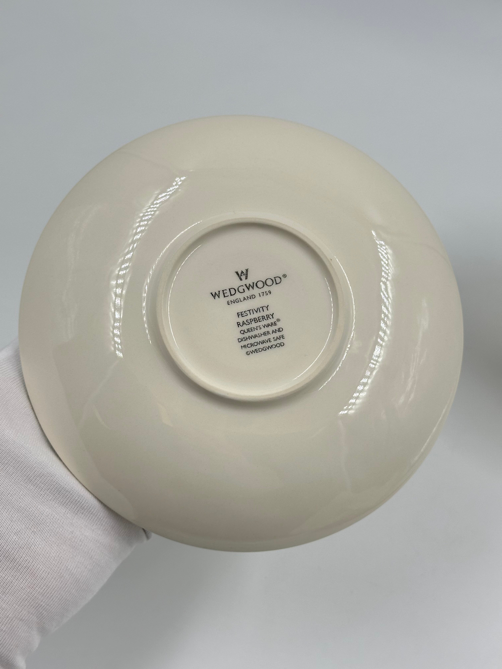 Чайная пара Wedgwood Festivity Raspberry