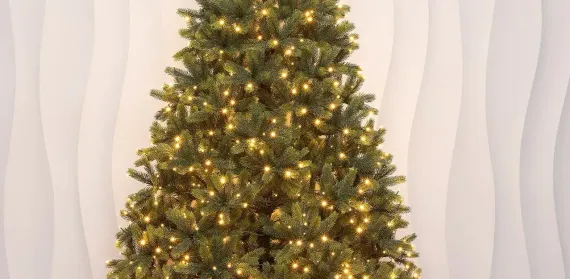Искусственная елка Рождественская 210 см., 100% литая хвоя., 570 теплых белых Led ламп, ЕлкиТорг (63210)