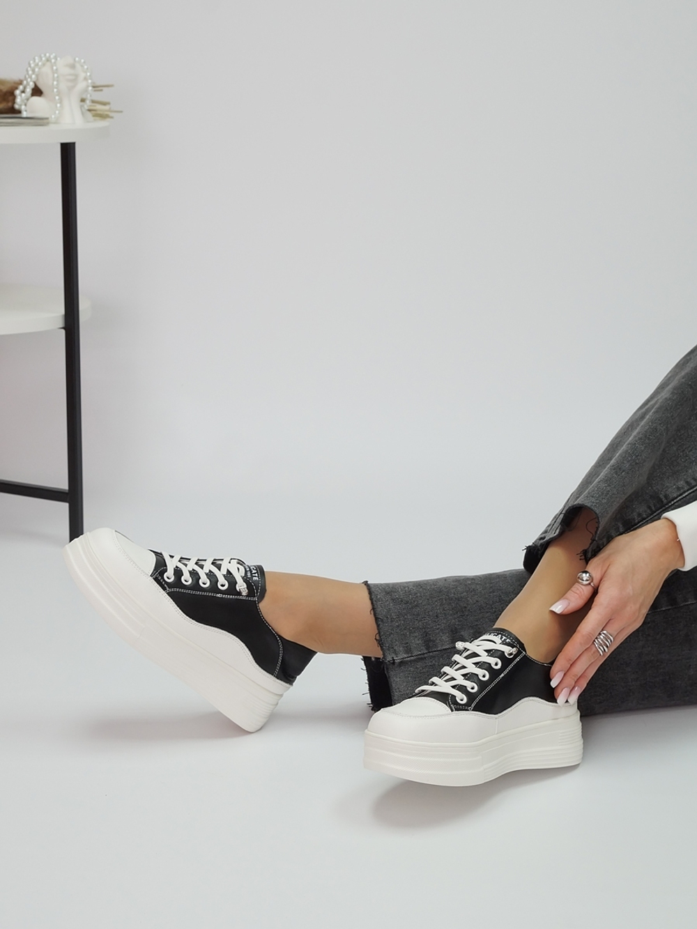 Кроссовки женские демисезонные