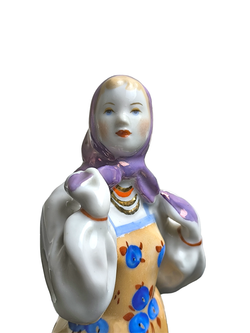 Фарфоровая статуэтка "Плясунья Маша" (Дулёво)