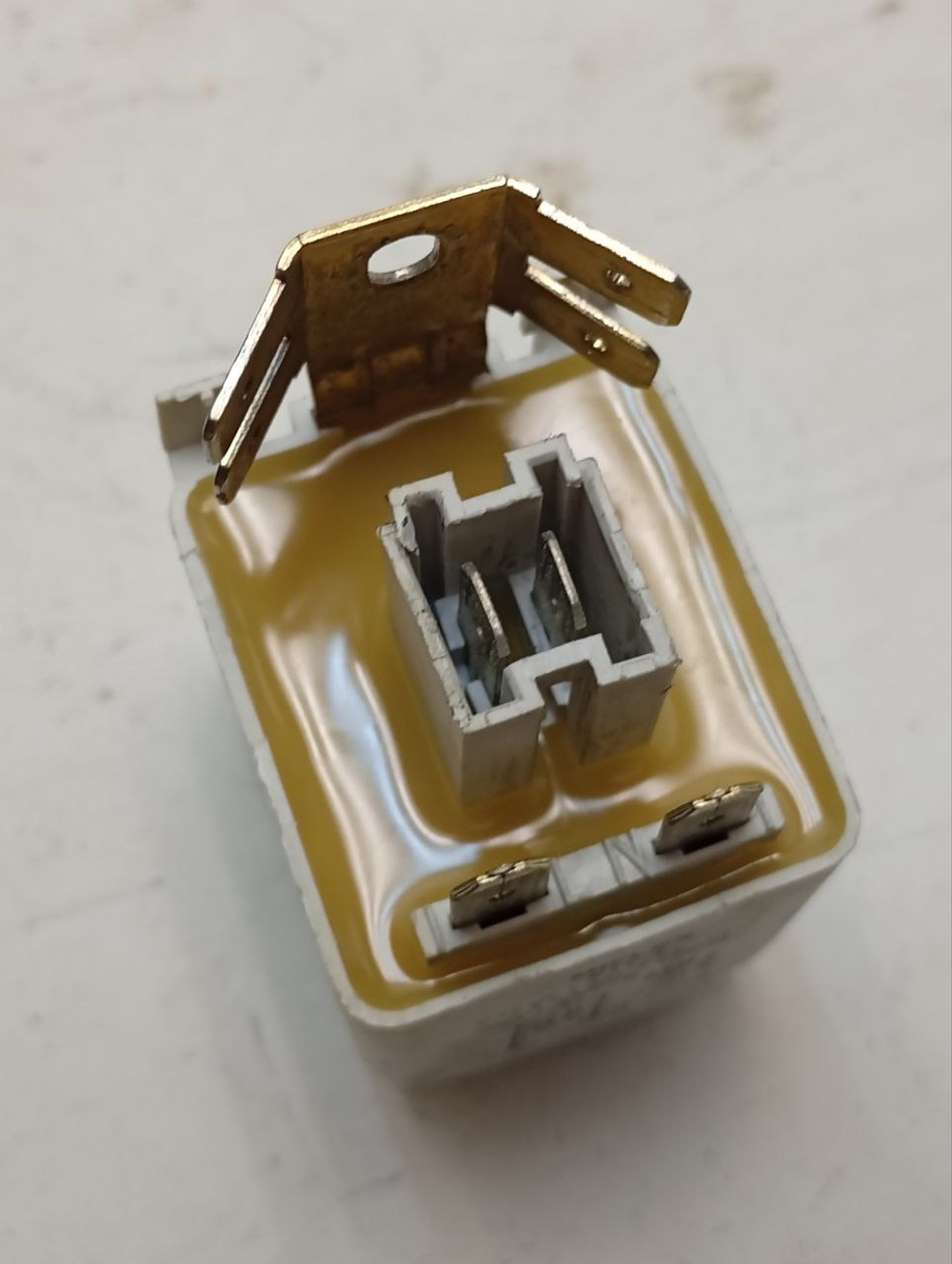 ZWQ5105 кт13 Сетевой фильтр для стиральной машины Electrolux Zanussi AEG 1463511004 б/у