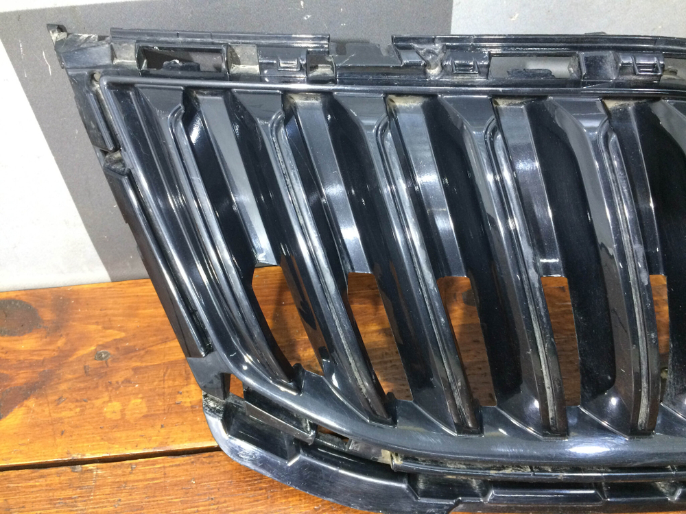 Решетка радиатора Skoda Octavia 3 (A7) 17-20 Б/У Оригинал 5e0853653c