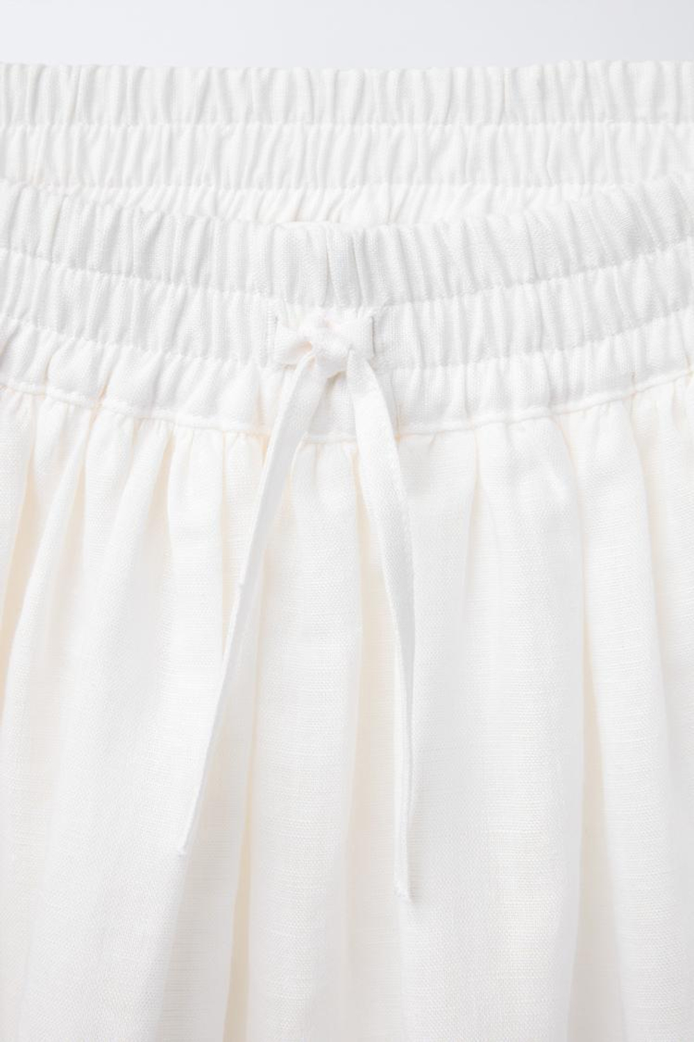 ZARA ЮБКА-ШОРТЫ ИЗ СМЕСОВОГО ЛЬНА С ВОЛНИСТОЙ КРОМКОЙ, СВЕТЛЫЙ ЭКРЮ