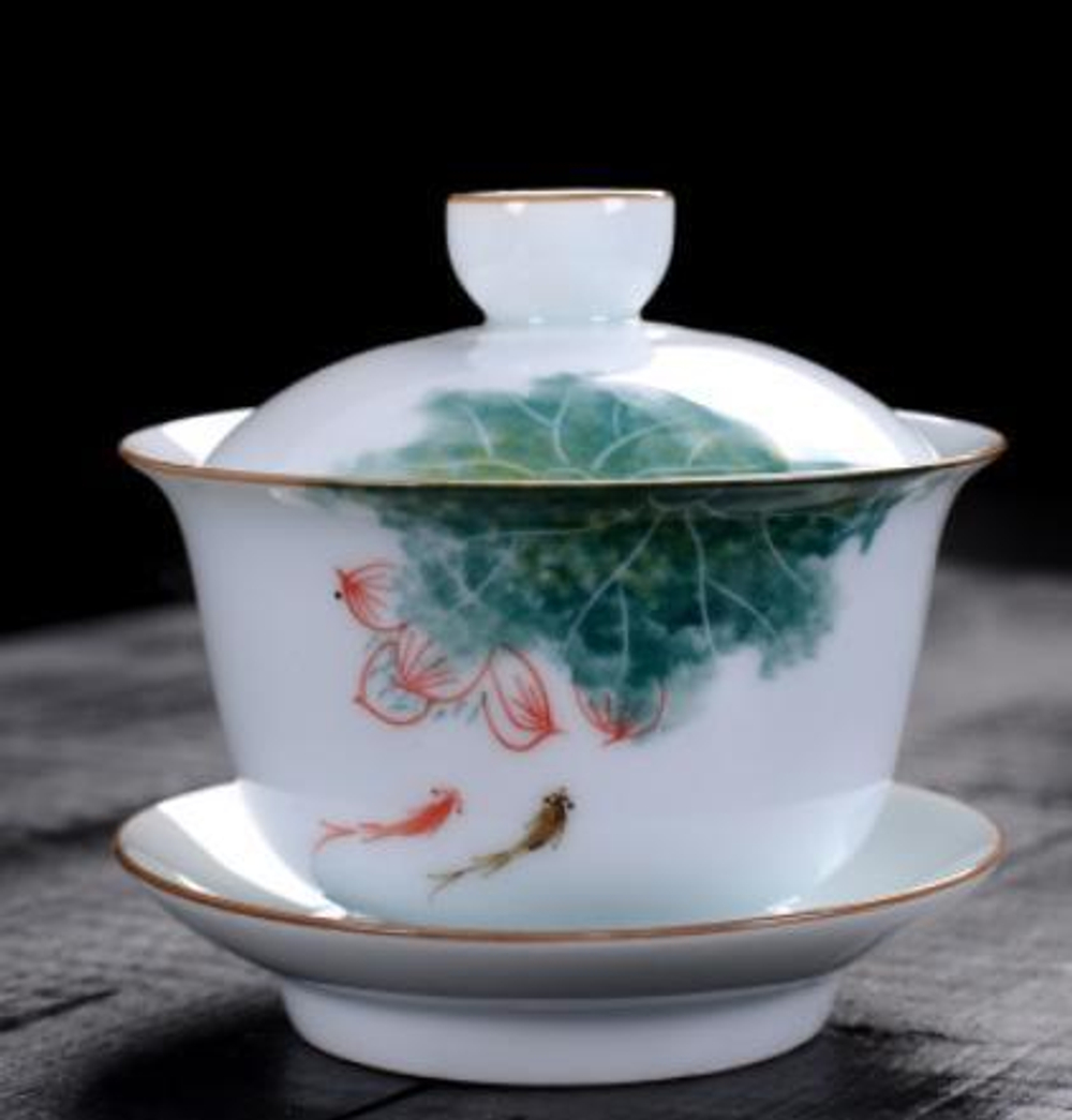 268073b Гайвань ЛОТОСОВЫЙ ПРУД "Рыбки в лотосовом пруду" h=8,4см, d=9,1см, 150мл, фарфор белый