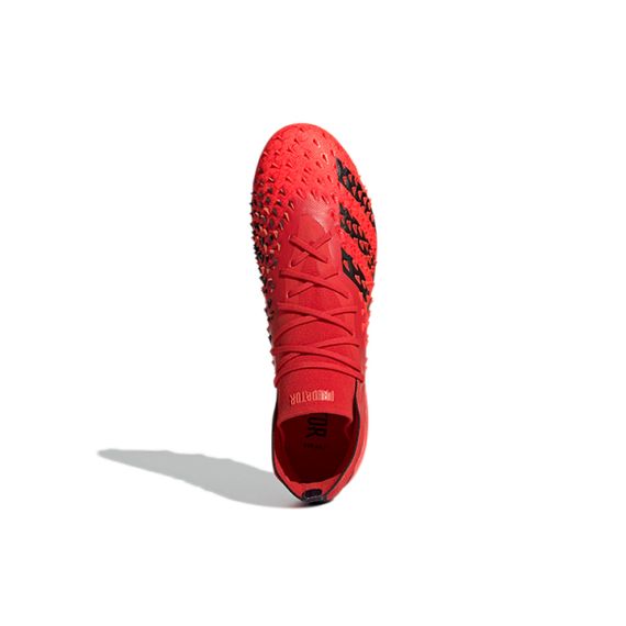 Модель Adidas Predator Freak.1 Мужские бутсы СРЕДНЕЙ длины с верхом
