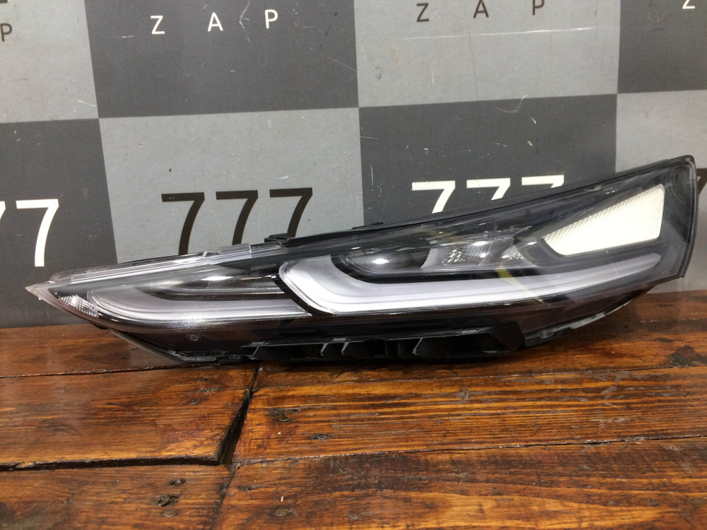 Фара ДХО левая LED Hyundai Santa Fe 4 (TM) 18-21 Б/У Оригинал 92207S1000