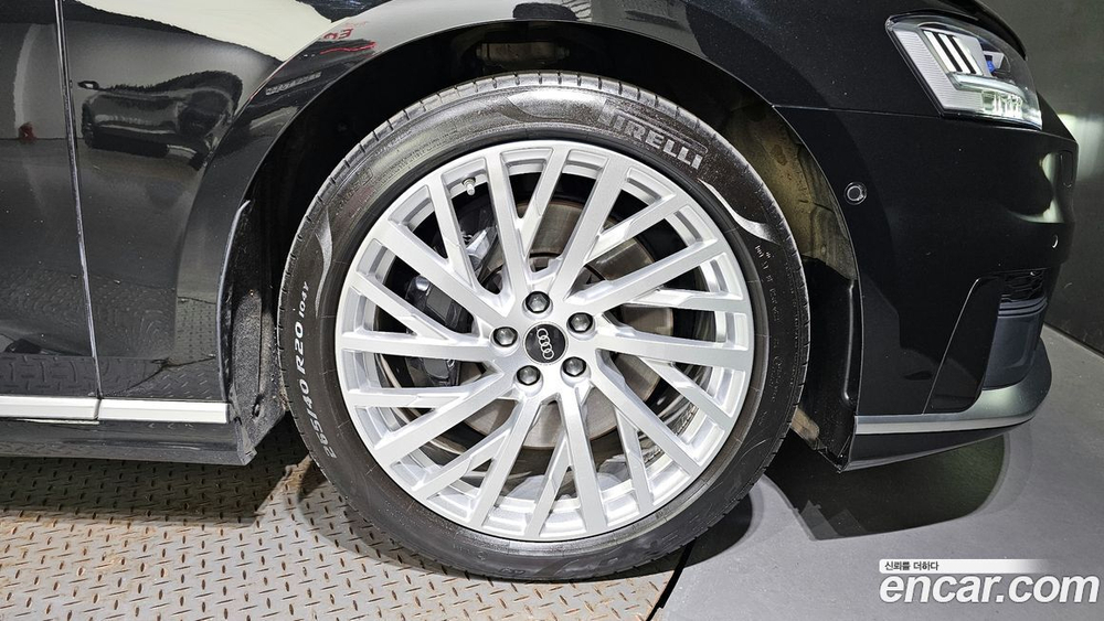 Audi A8 (D5) 55 TFSI Quattro LWB (07.2022)