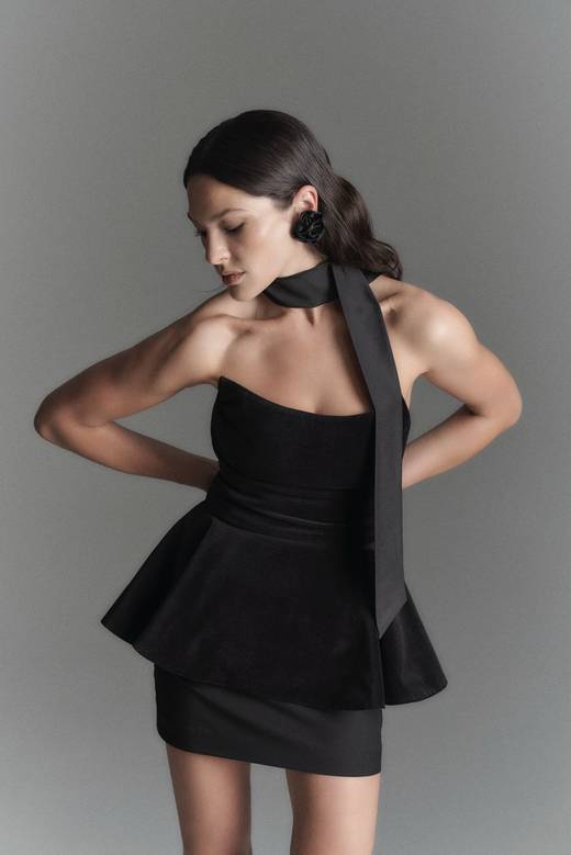 Корсет с объёмной баской из бархата