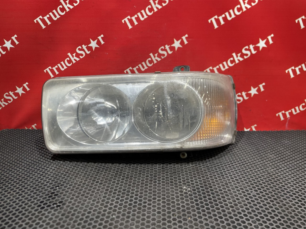 Фара передняя правая