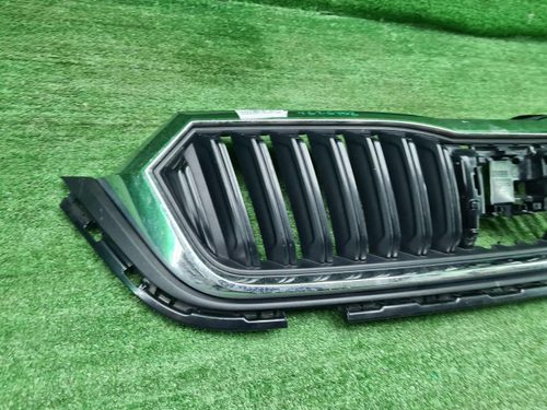 Решетка радиатора Skoda Octavia A8 (2019-2024)