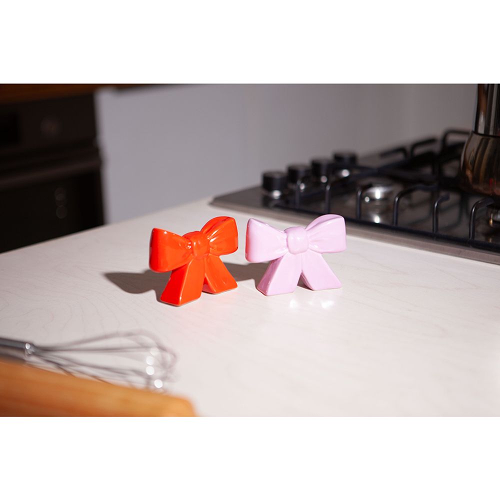 Набор из солонки и перечницы Bow